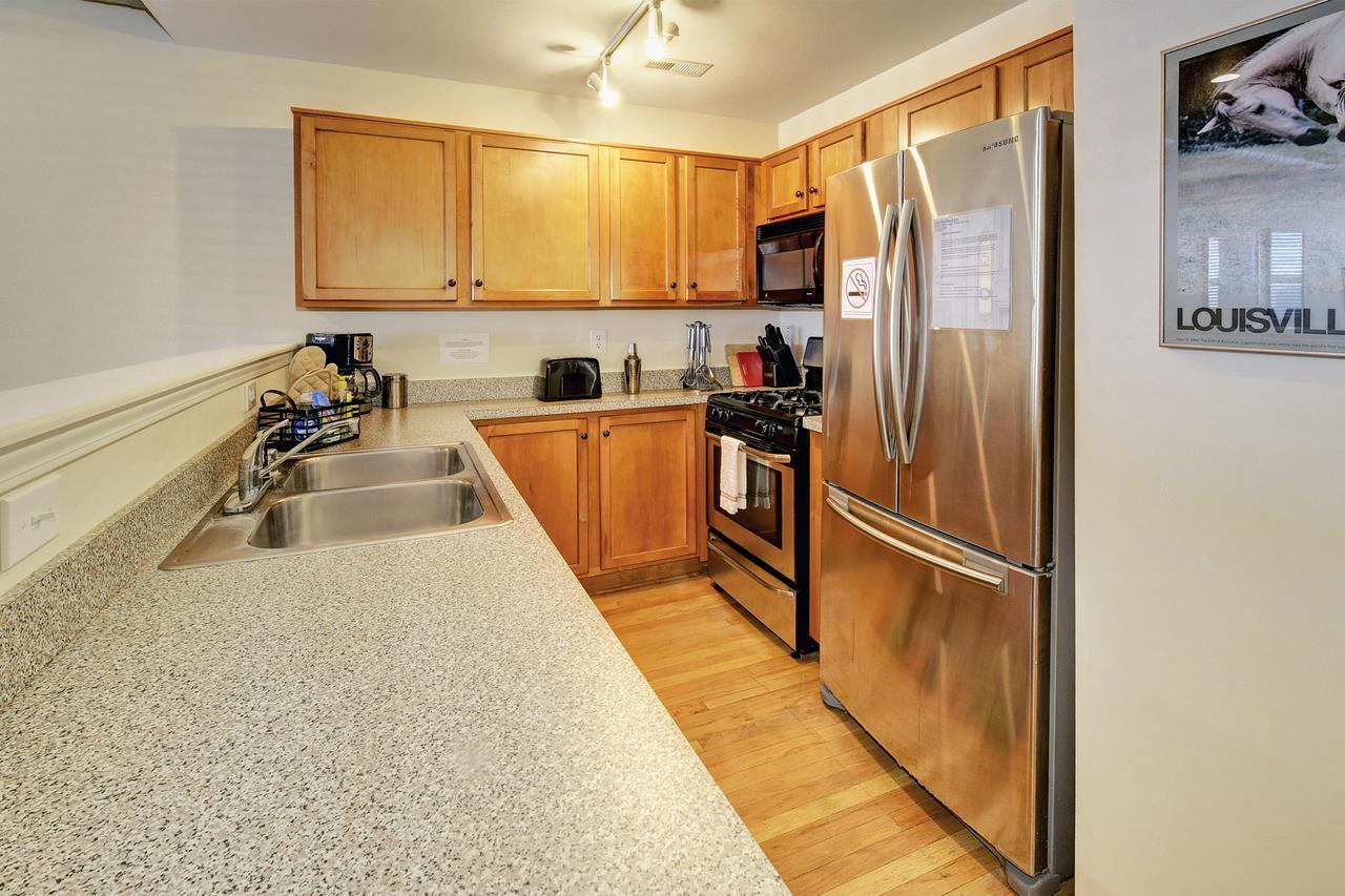 Restaurant Row Townhouse 2 King Bedrooms Louisville Exteriör bild