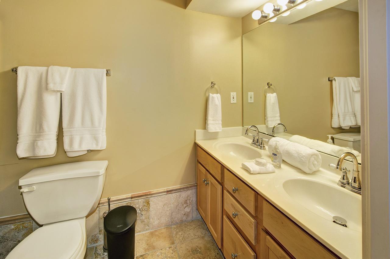 Restaurant Row Townhouse 2 King Bedrooms Louisville Exteriör bild